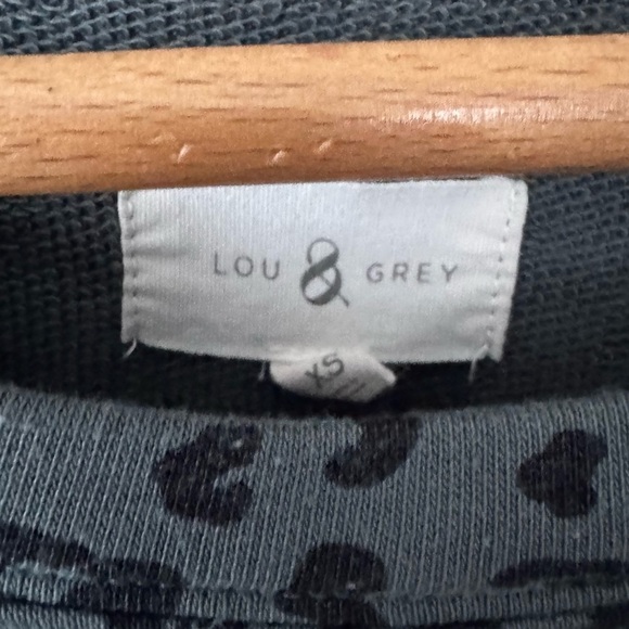 Lou & Grey black and gray animal print sweatshirt Size XS - Picture 3 of 7